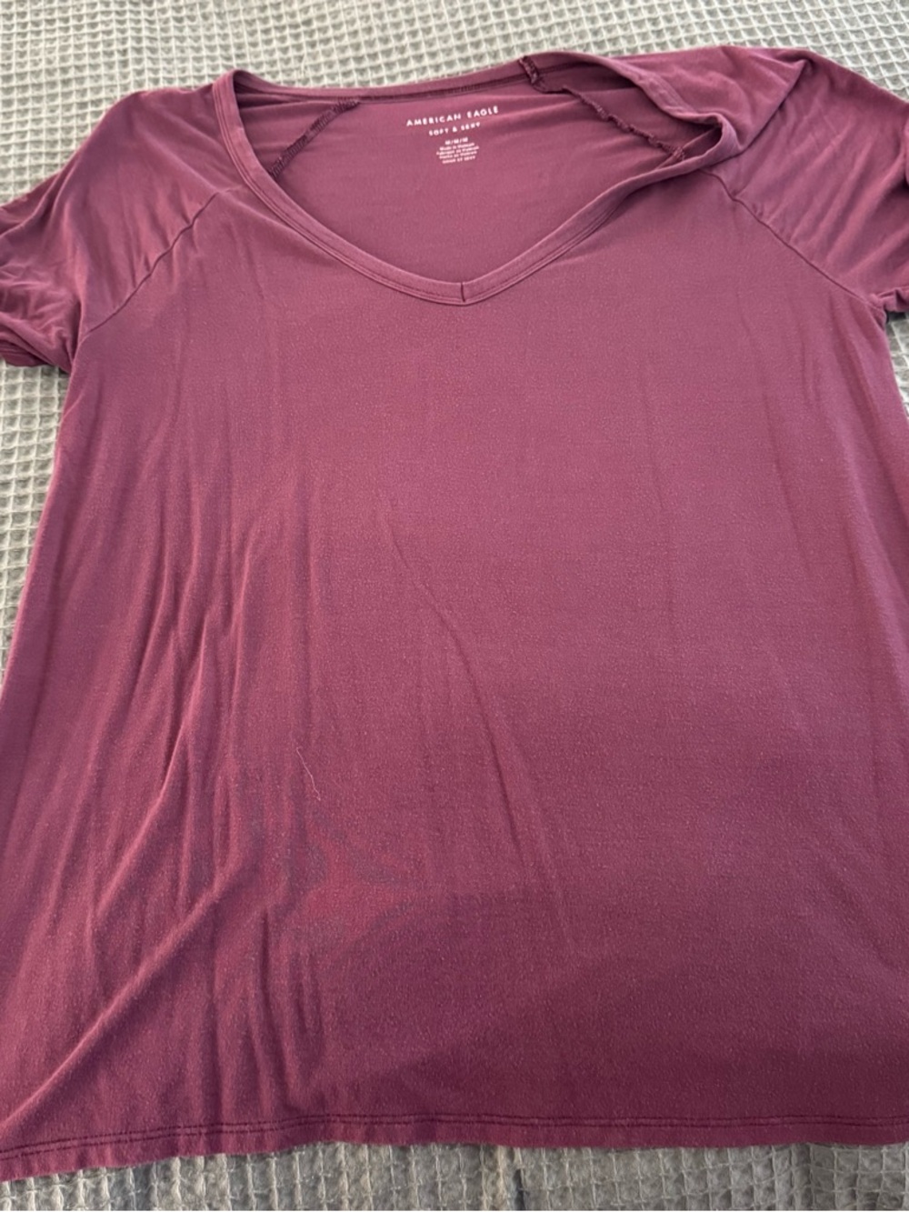 American Eagle Outfitters Women's V-Neck Tee - Plum